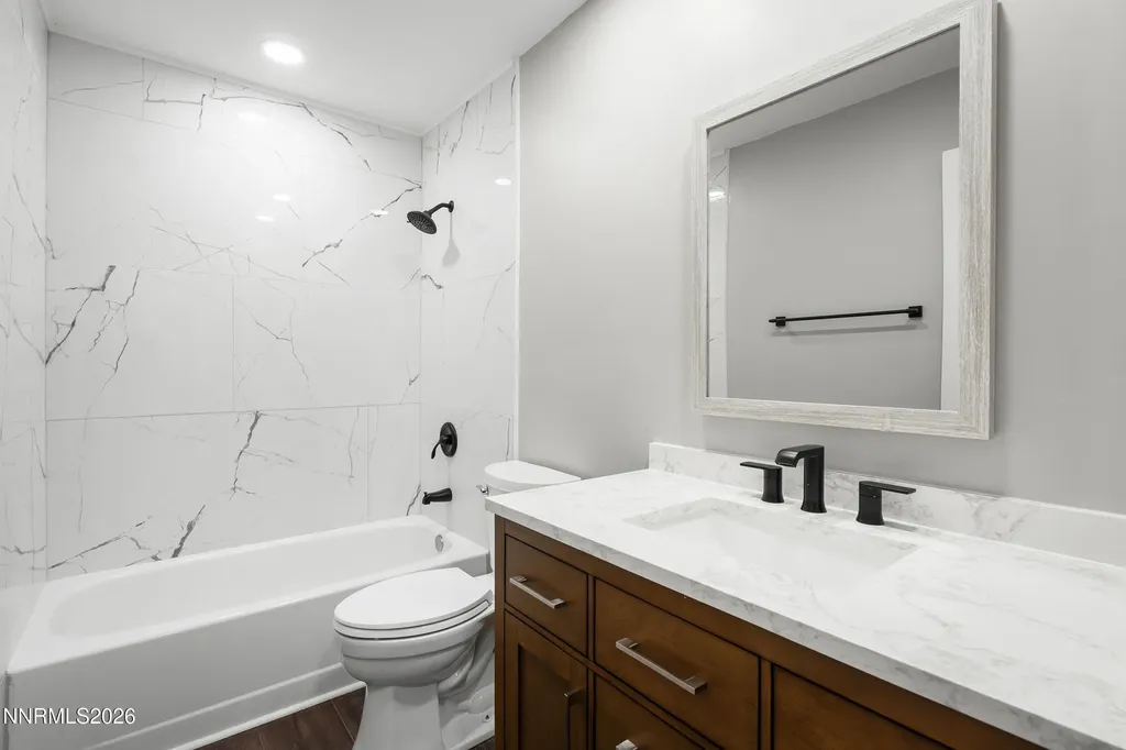 10085 Raccoon Reno NV 89523