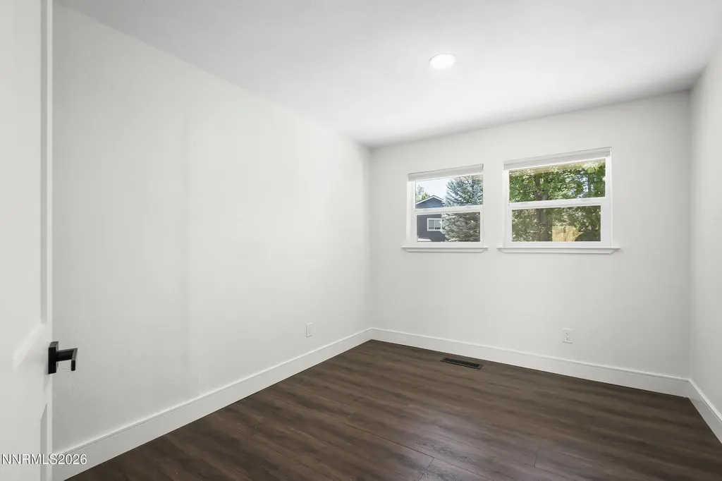 10085 Raccoon Reno NV 89523