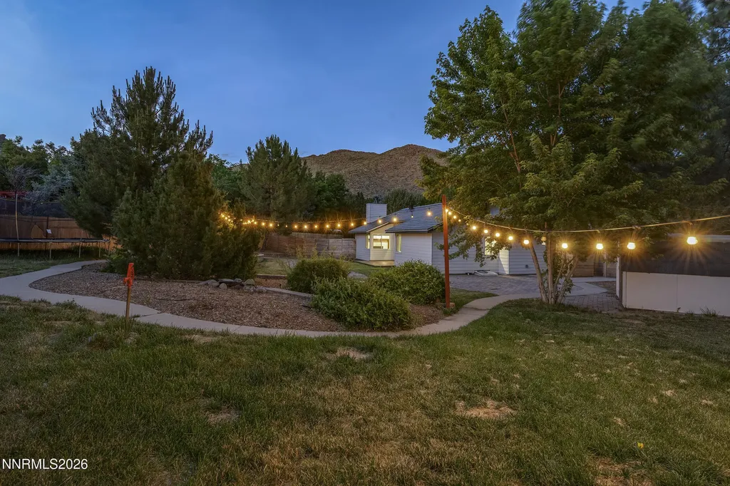 10085 Raccoon Reno NV 89523