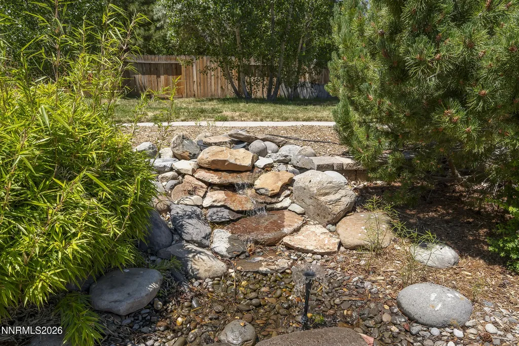 10085 Raccoon Reno NV 89523