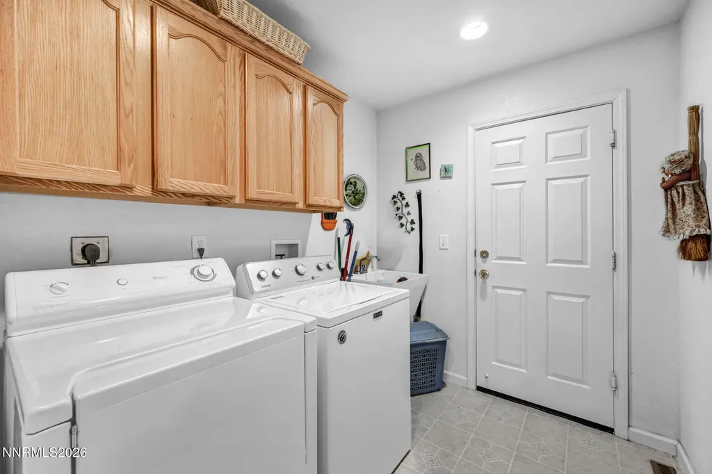 1281 Jodi Gardnerville NV 89460