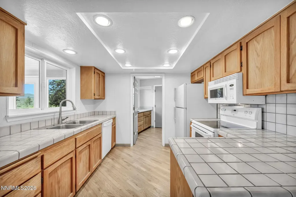 1321 Tamzy Gardnerville NV 89410