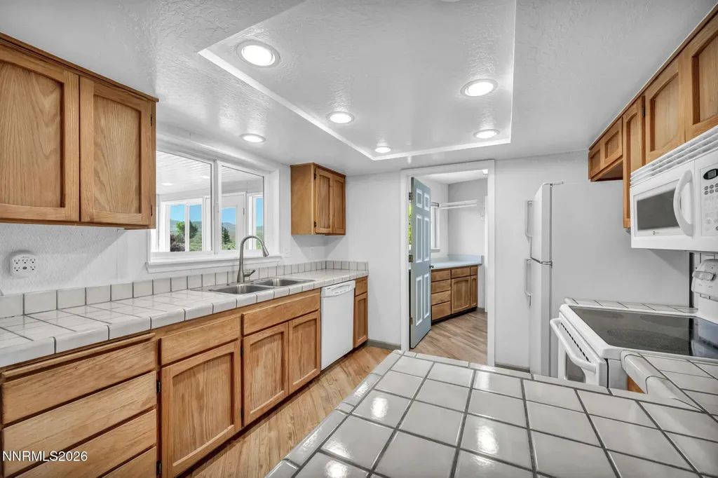 1321 Tamzy Gardnerville NV 89410
