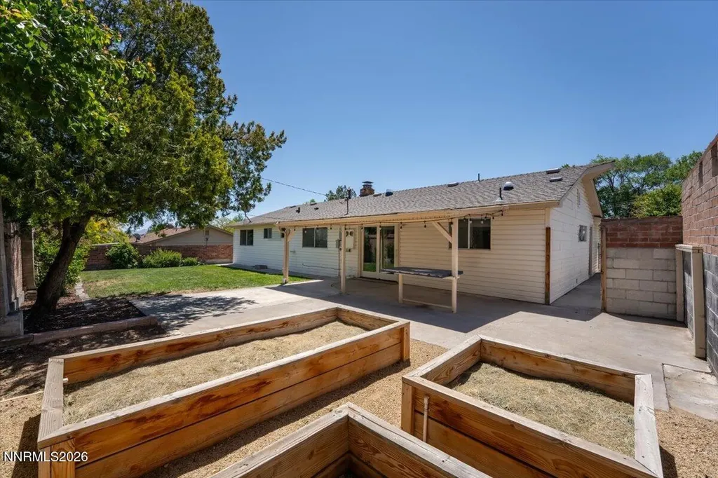2205 Carlin Reno NV 89503