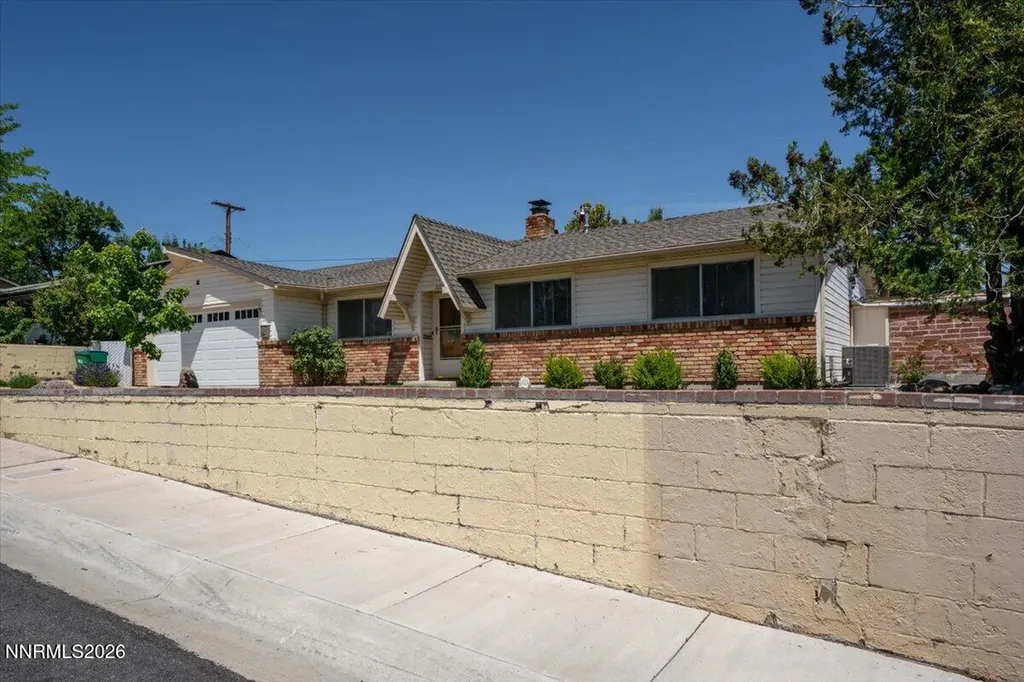 2205 Carlin Reno NV 89503