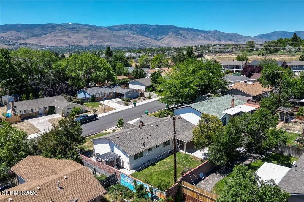 2205 Carlin Reno NV 89503