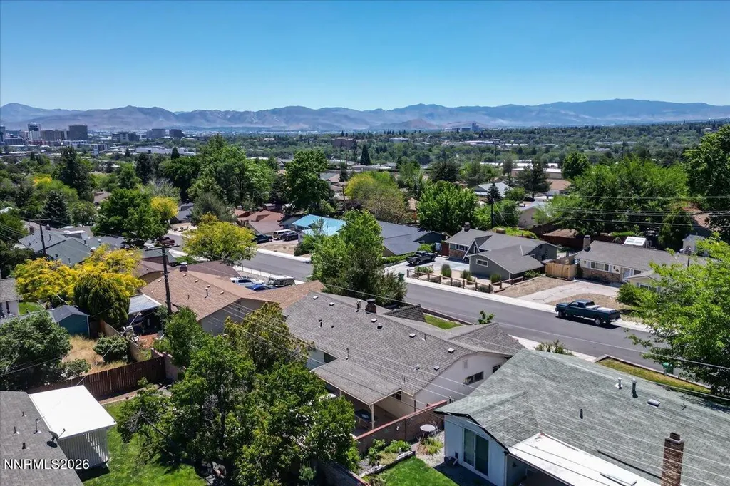 2205 Carlin Reno NV 89503