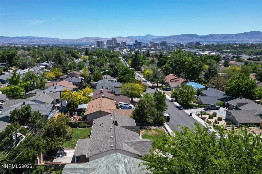 2205 Carlin Reno NV 89503