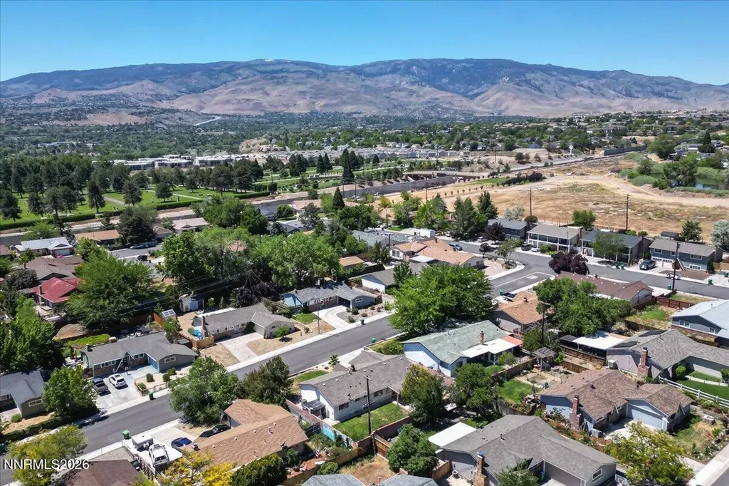 2205 Carlin Reno NV 89503