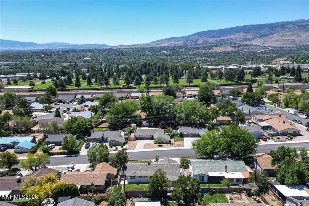 2205 Carlin Reno NV 89503