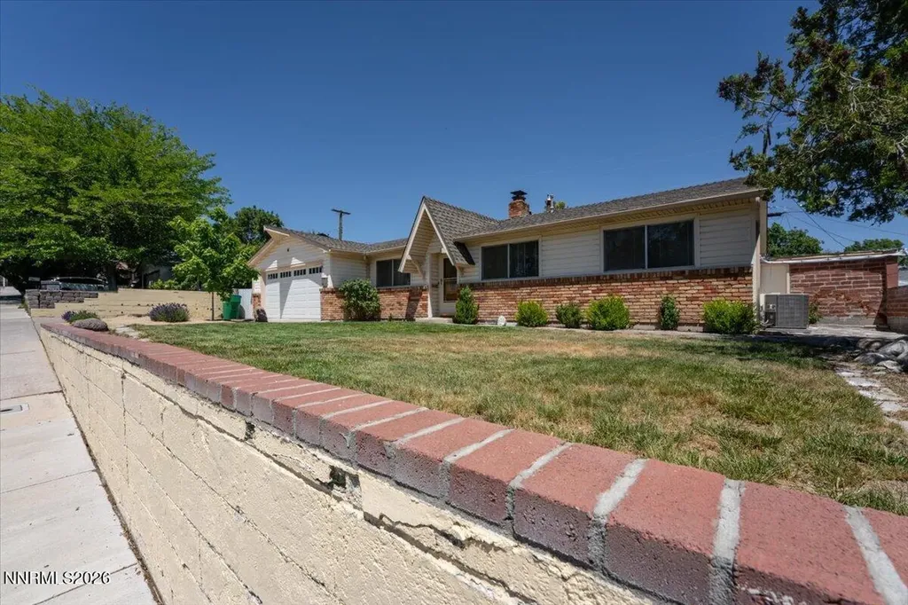 2205 Carlin Reno NV 89503