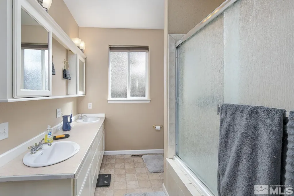 1215 Green Valley Fallon NV 89406