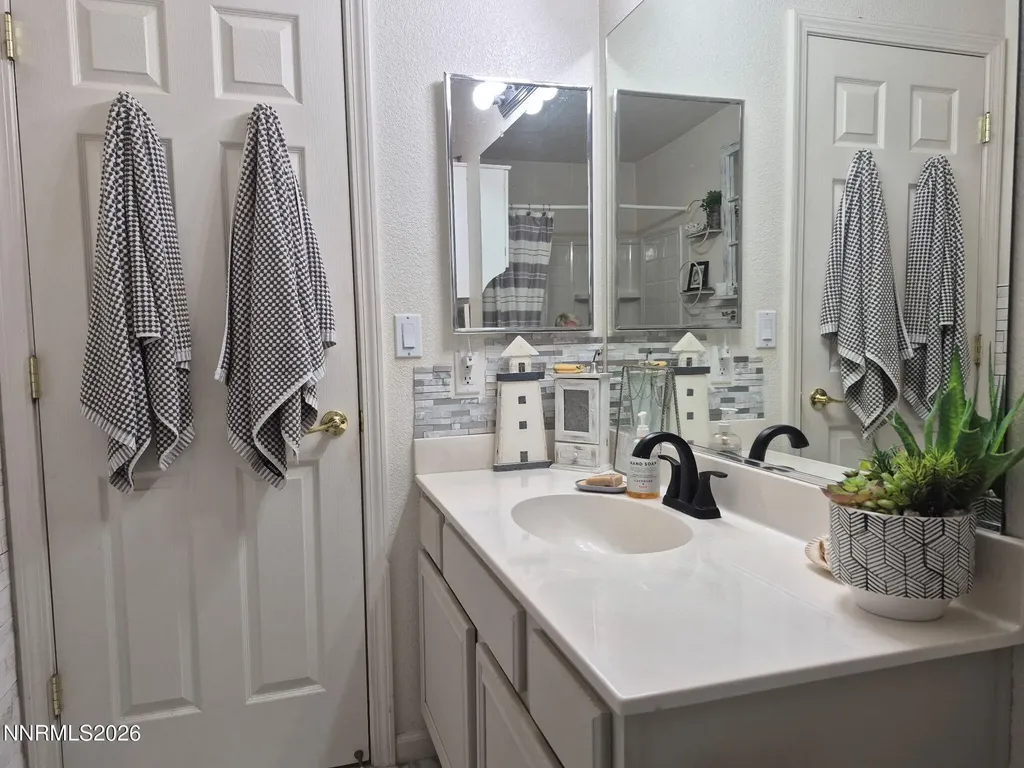 18360 Whitebark Reno NV 89508