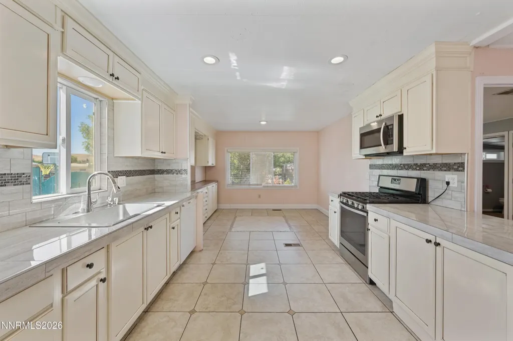 5670 Lupin Sun Valley NV 89433