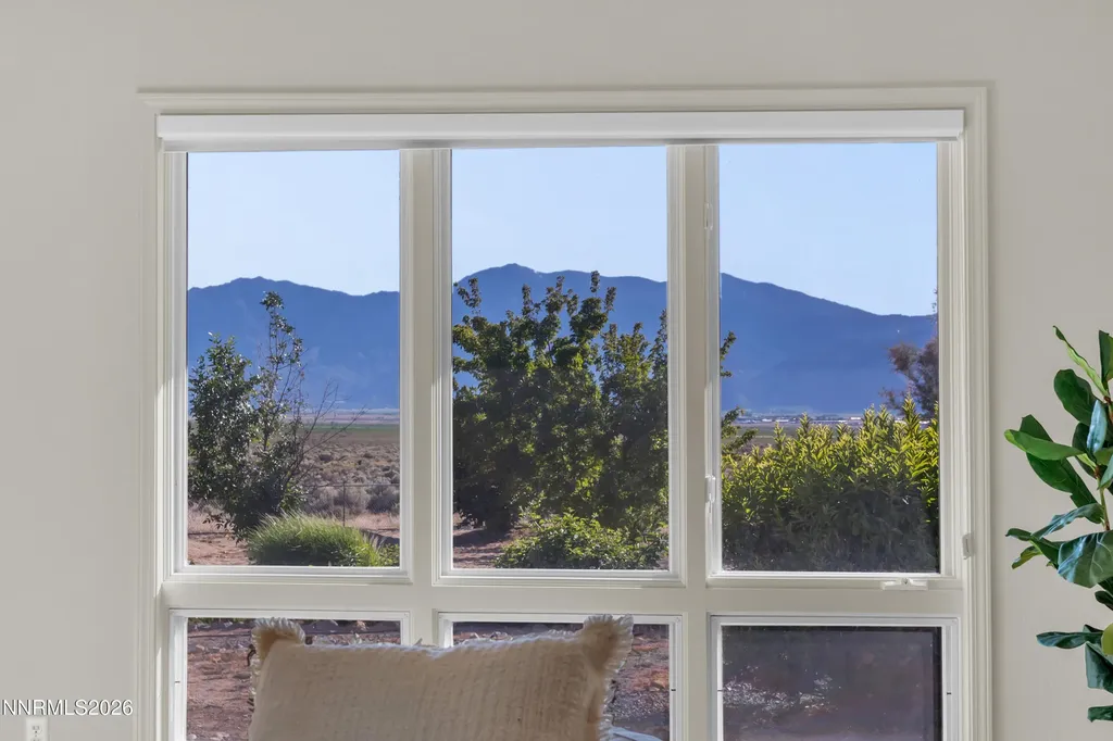 2493 Valley Minden NV 89423