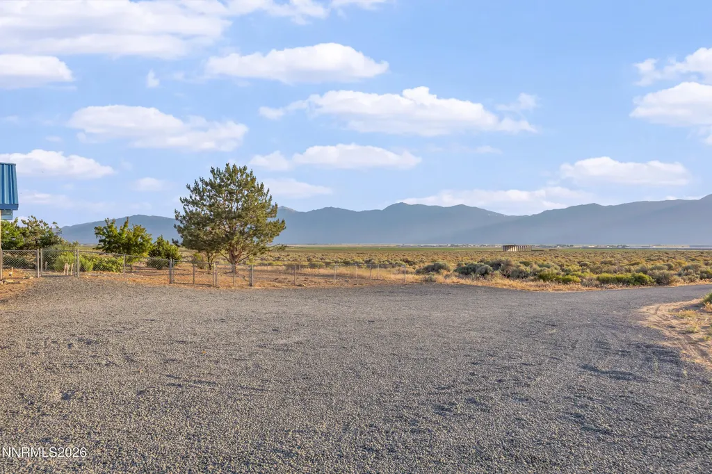 2493 Valley Minden NV 89423