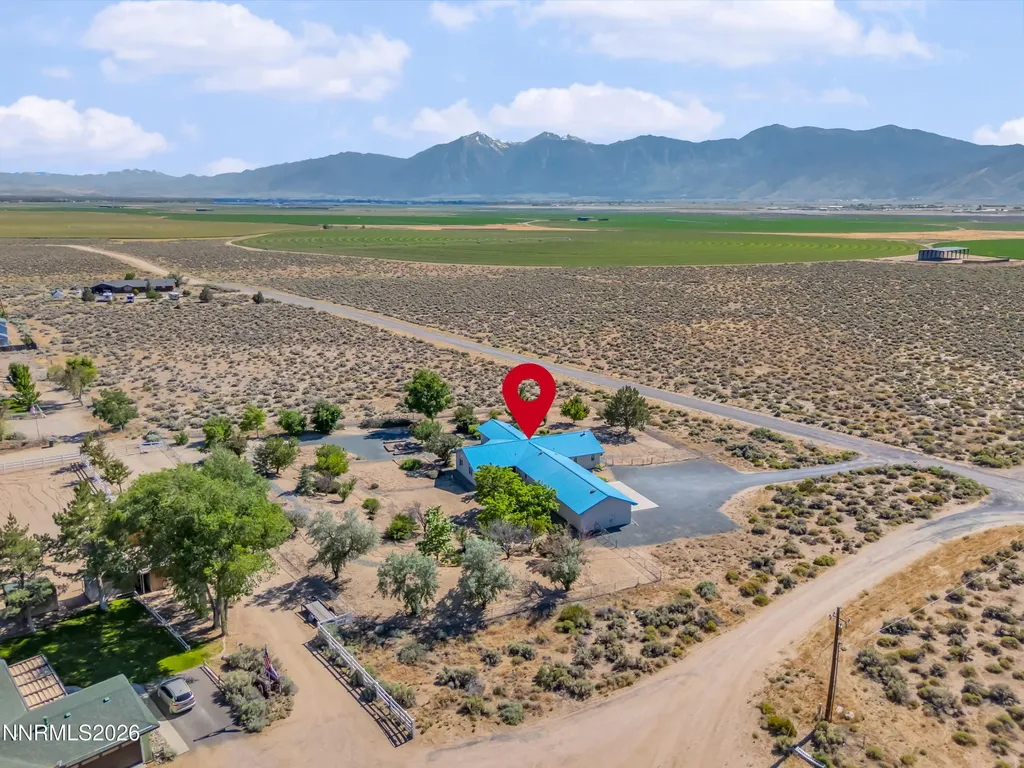2493 Valley Minden NV 89423