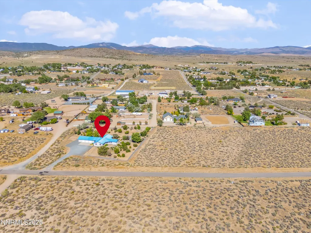 2493 Valley Minden NV 89423