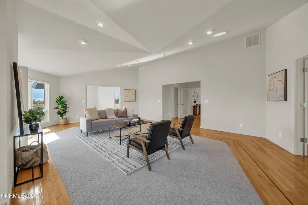 2493 Valley Minden NV 89423