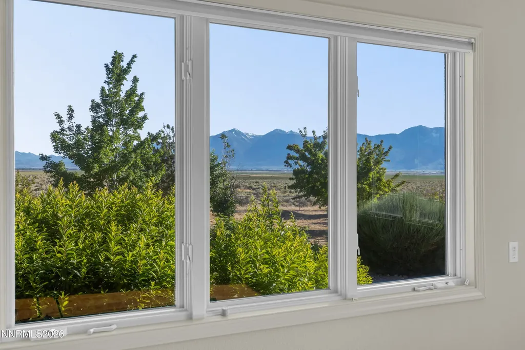 2493 Valley Minden NV 89423