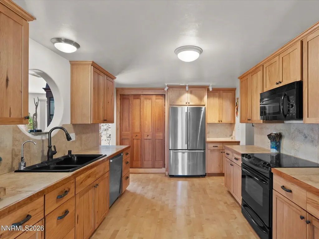 1560 Jones Minden NV 89423