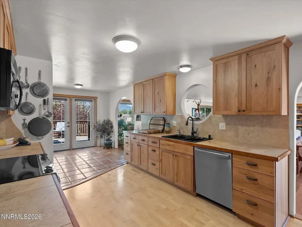 1560 Jones Minden NV 89423