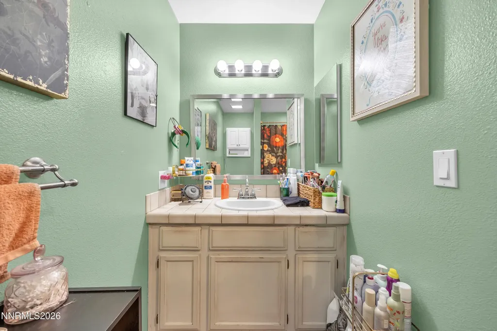 1712 Darin Carson City NV 89701