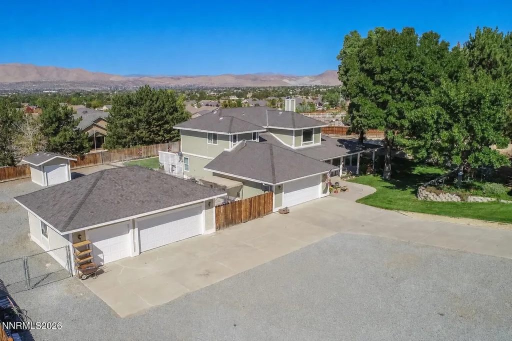 8605 Eaglenest Sparks NV 89436