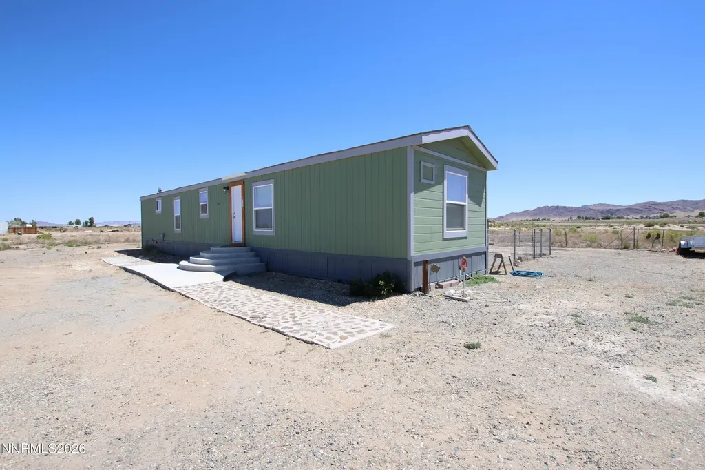 8 Falcon Yerington NV 89447