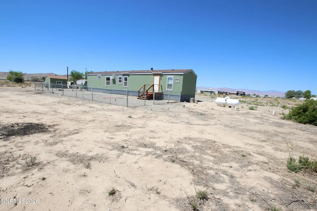 8 Falcon Yerington NV 89447