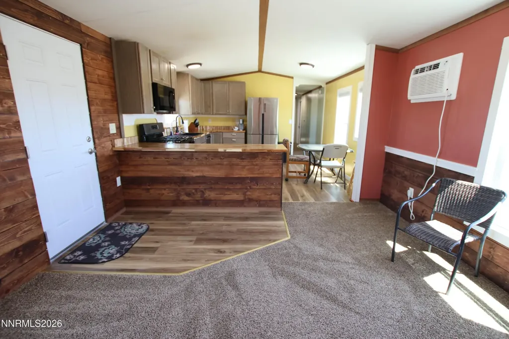 8 Falcon Yerington NV 89447