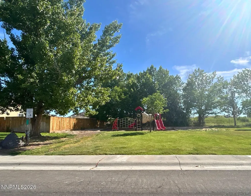 1227 Green Valley Fallon NV 89406
