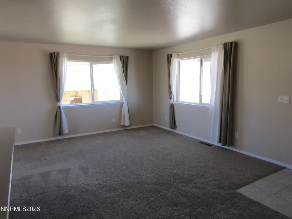 15 Juniper Yerington NV 89447