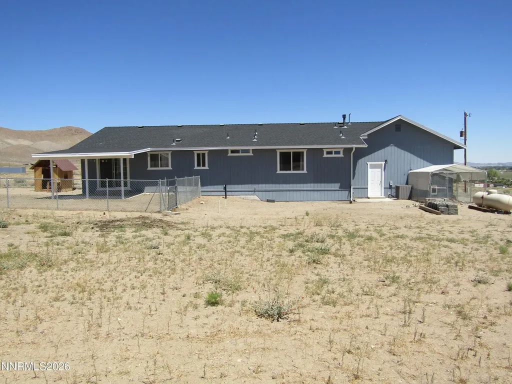 15 Juniper Yerington NV 89447