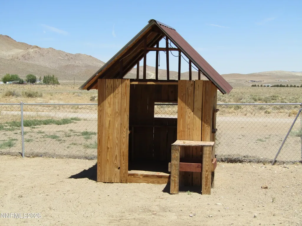 15 Juniper Yerington NV 89447