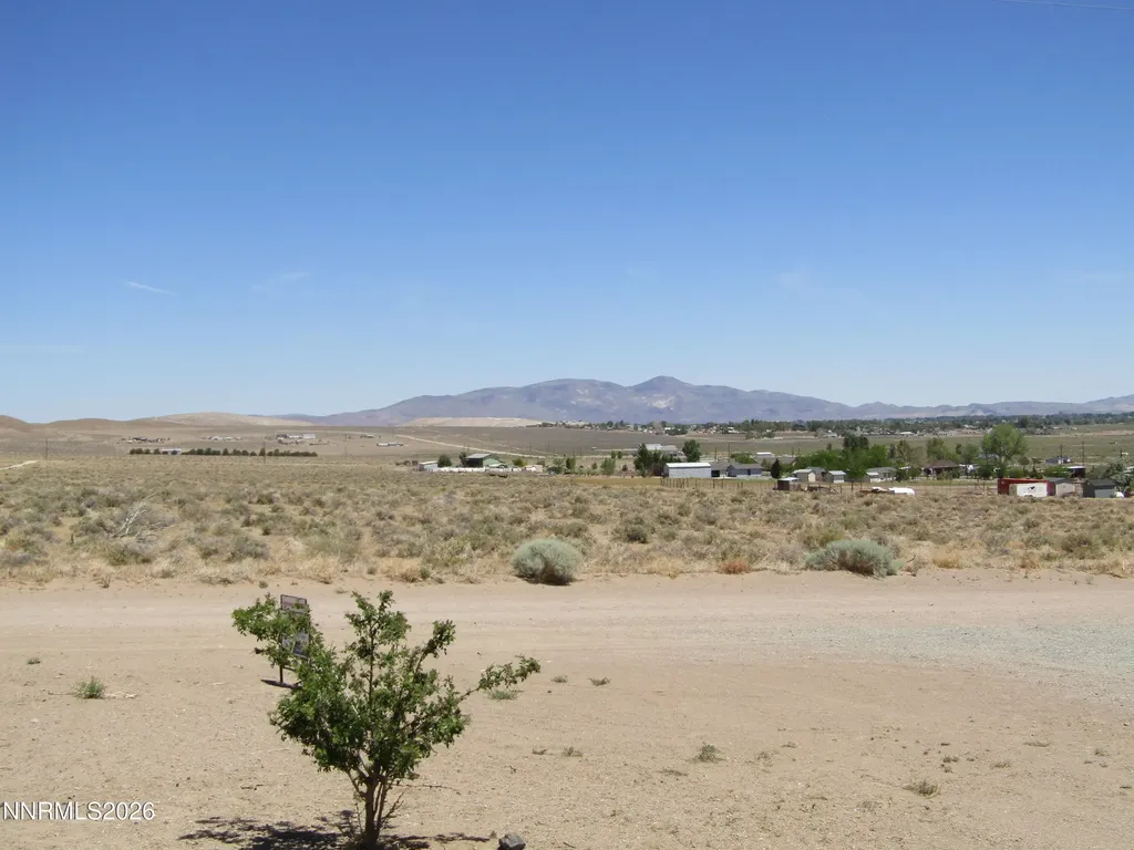 15 Juniper Yerington NV 89447