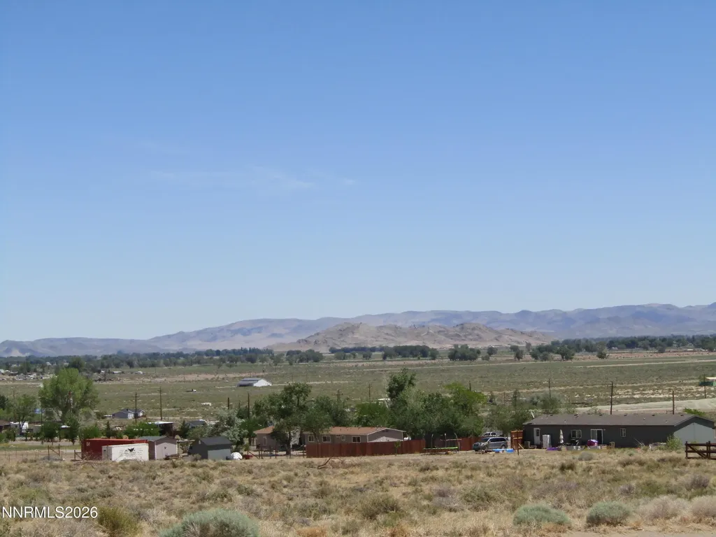 15 Juniper Yerington NV 89447