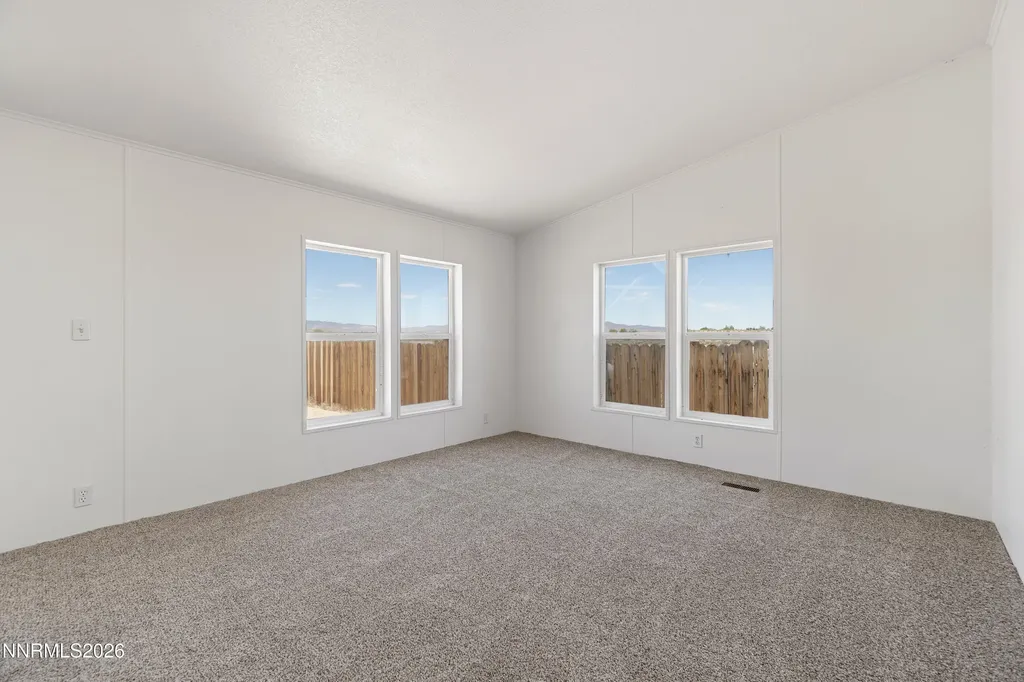 8045 Magnolia Silver Springs NV 89429