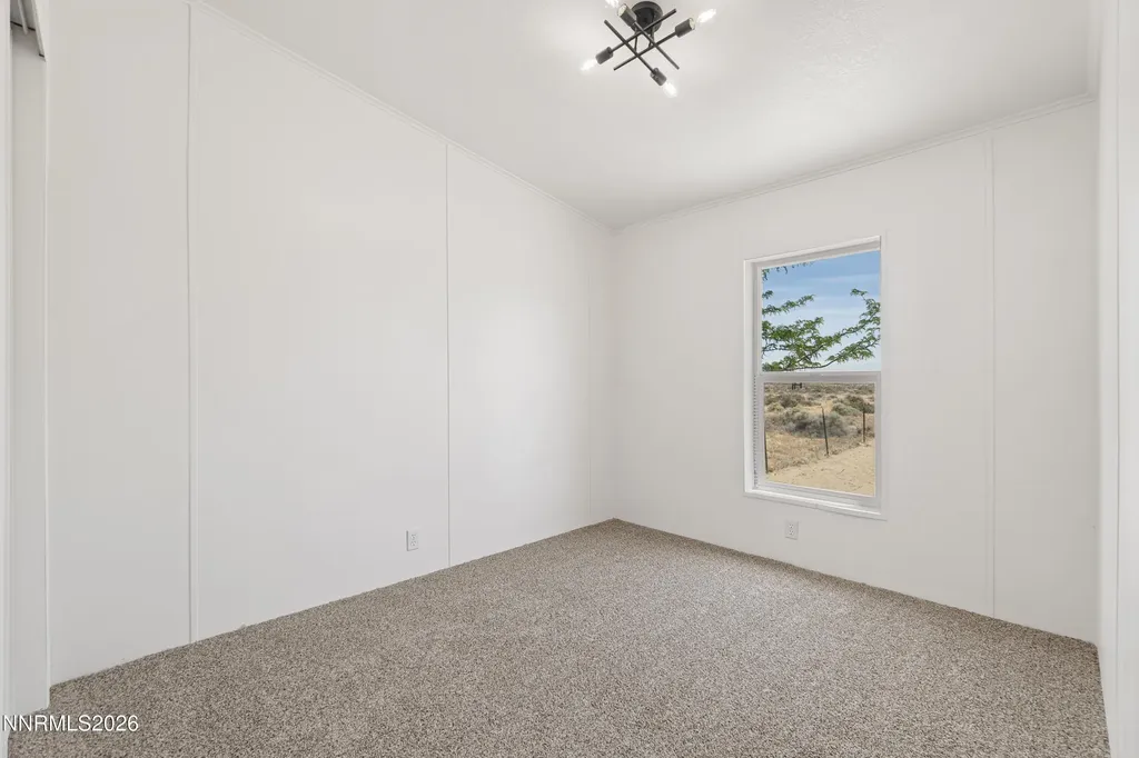 8045 Magnolia Silver Springs NV 89429