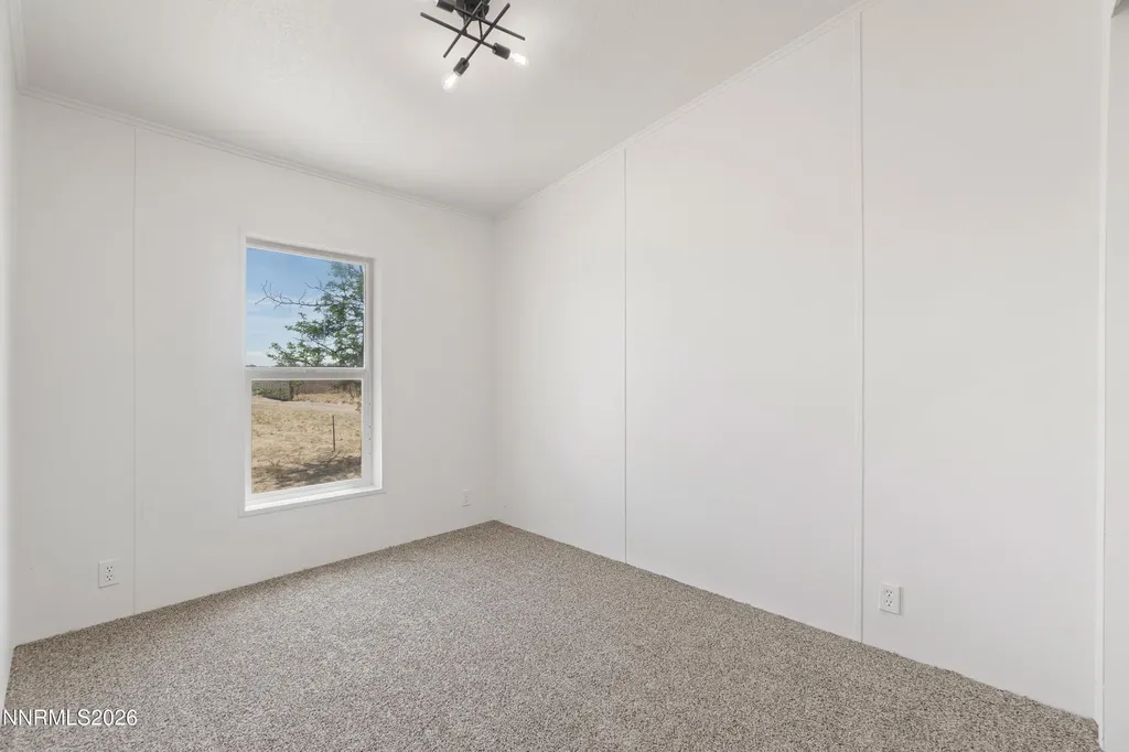 8045 Magnolia Silver Springs NV 89429