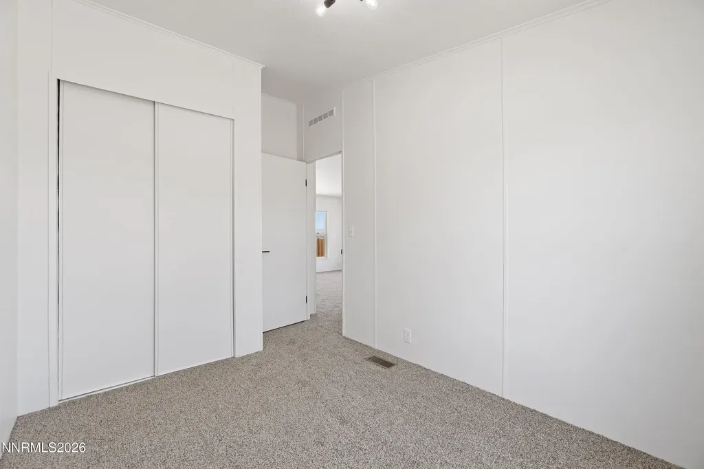 8045 Magnolia Silver Springs NV 89429