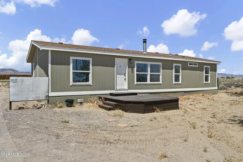 8045 Magnolia Silver Springs NV 89429