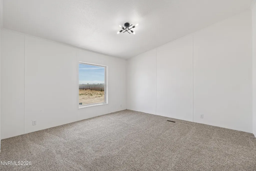 8045 Magnolia Silver Springs NV 89429