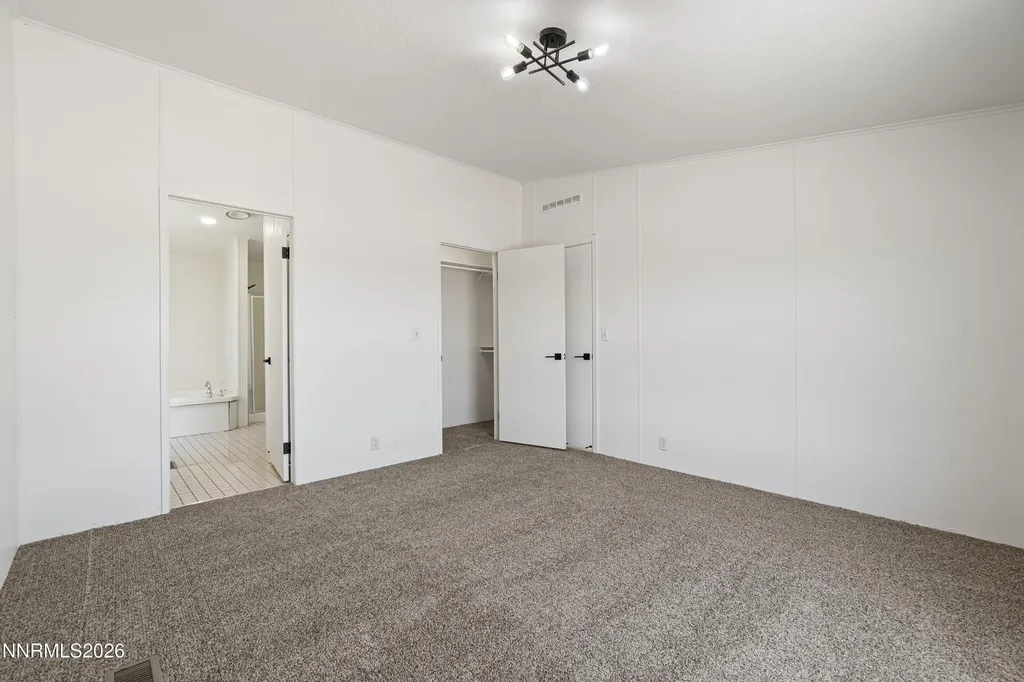 8045 Magnolia Silver Springs NV 89429