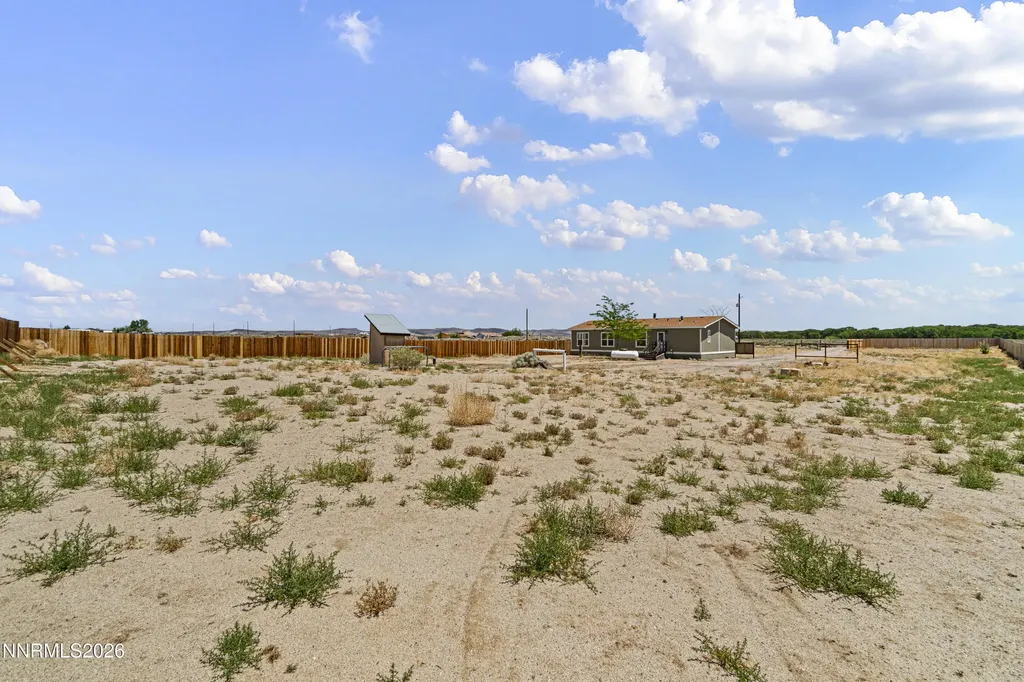 8045 Magnolia Silver Springs NV 89429