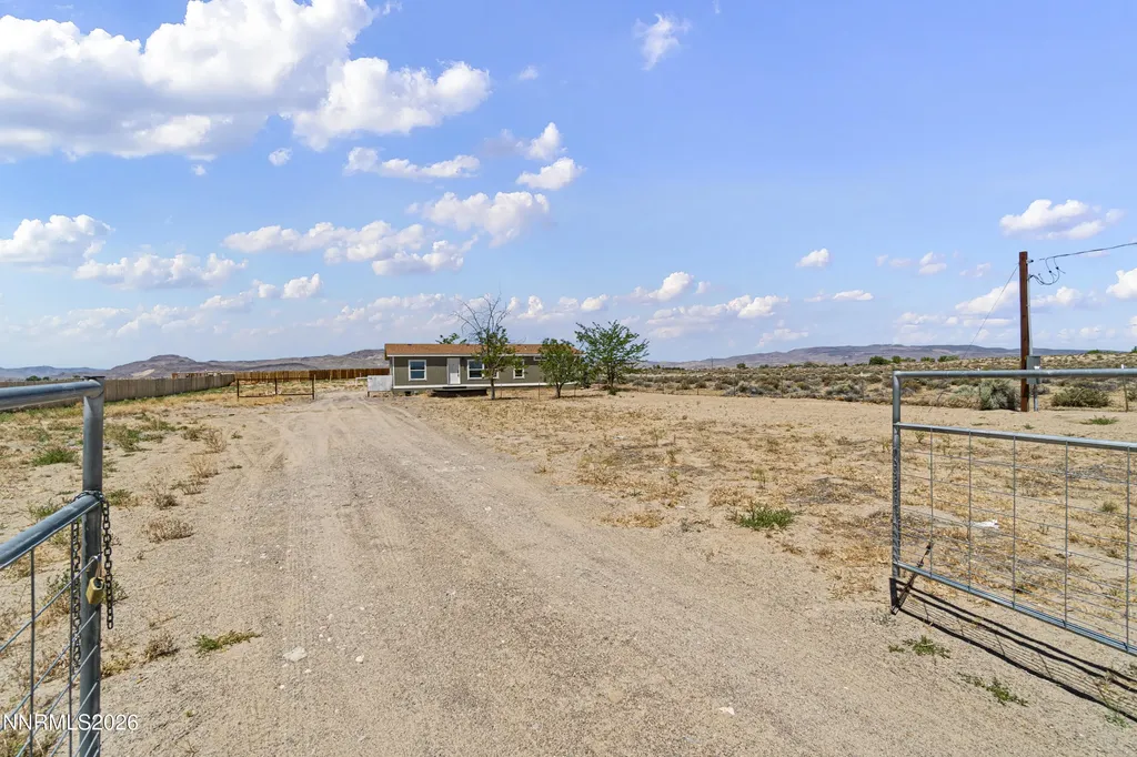8045 Magnolia Silver Springs NV 89429