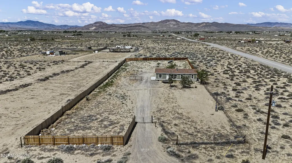 8045 Magnolia Silver Springs NV 89429