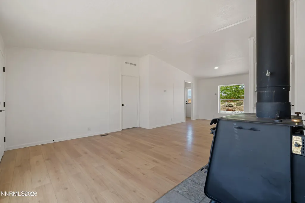 8045 Magnolia Silver Springs NV 89429