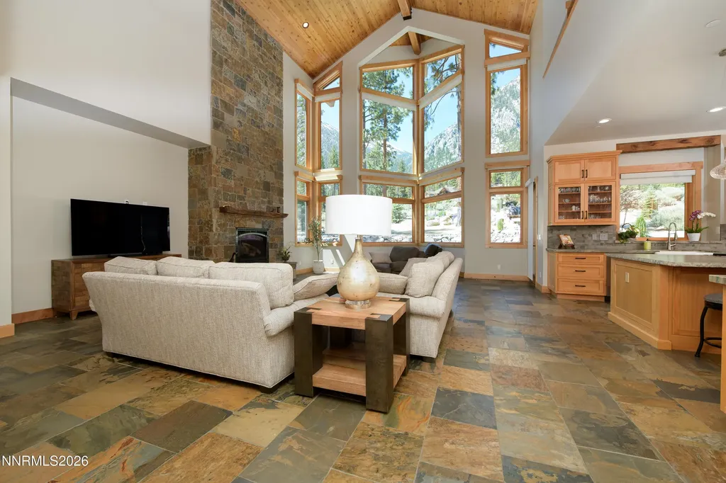 256 Forest Hill Gardnerville NV 89460