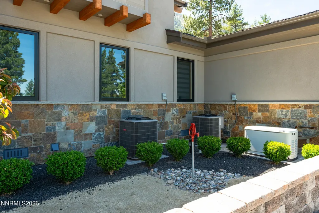 256 Forest Hill Gardnerville NV 89460